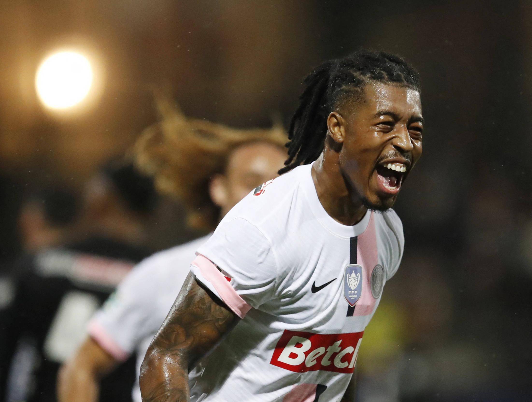 星空体育下载-瓦伦西亚迎法国杯关键赛，清晨止住颓势，引发热议，更衣室氛围转暖的简单介绍