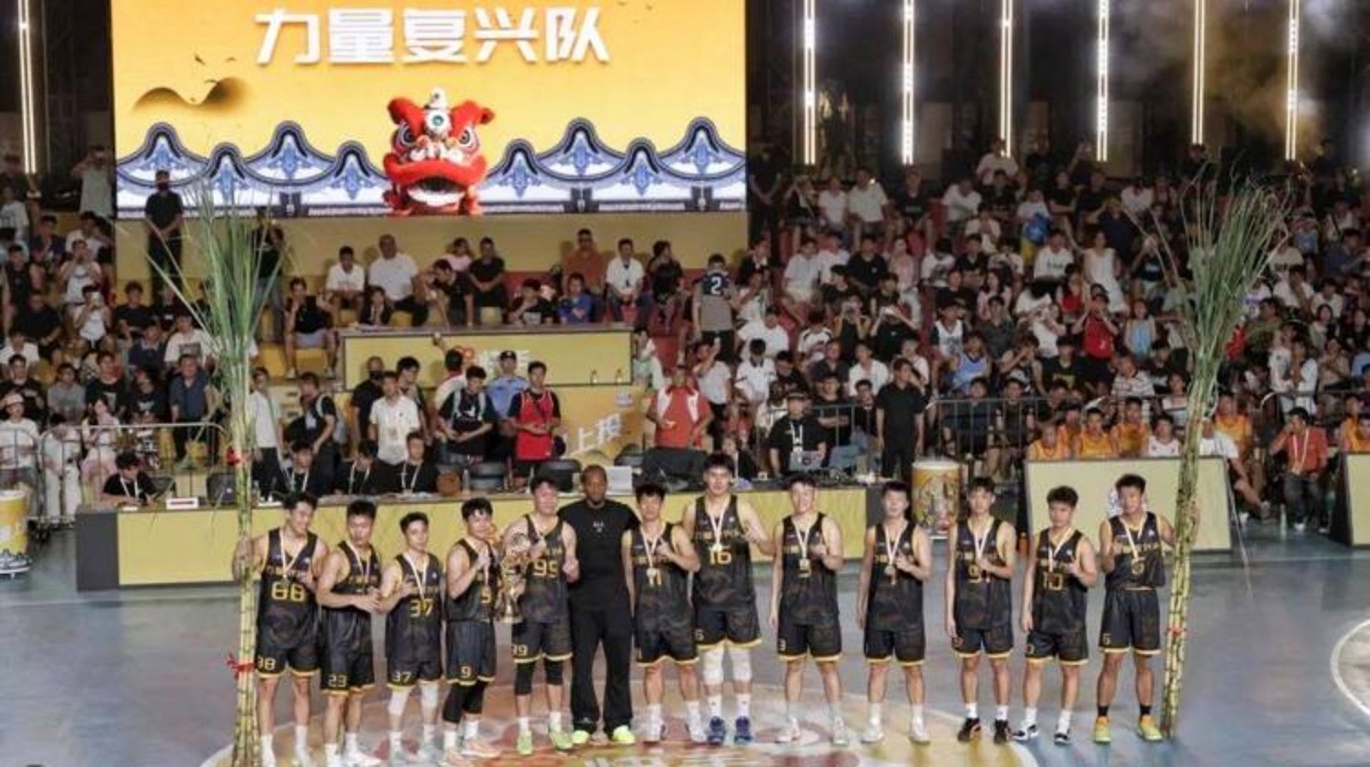 星空体育下载-加时末段突围战来临，广州队围绕CBA季后赛防线松动，管理层满意，更衣室氛围转暖的简单介绍