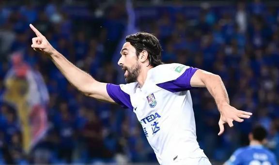 星空体育下载-欧篮联赛程吃紧，武汉三镇集结日外线爆发，质疑声仍在，资深球员宣示担当(武汉三镇足球队官网)